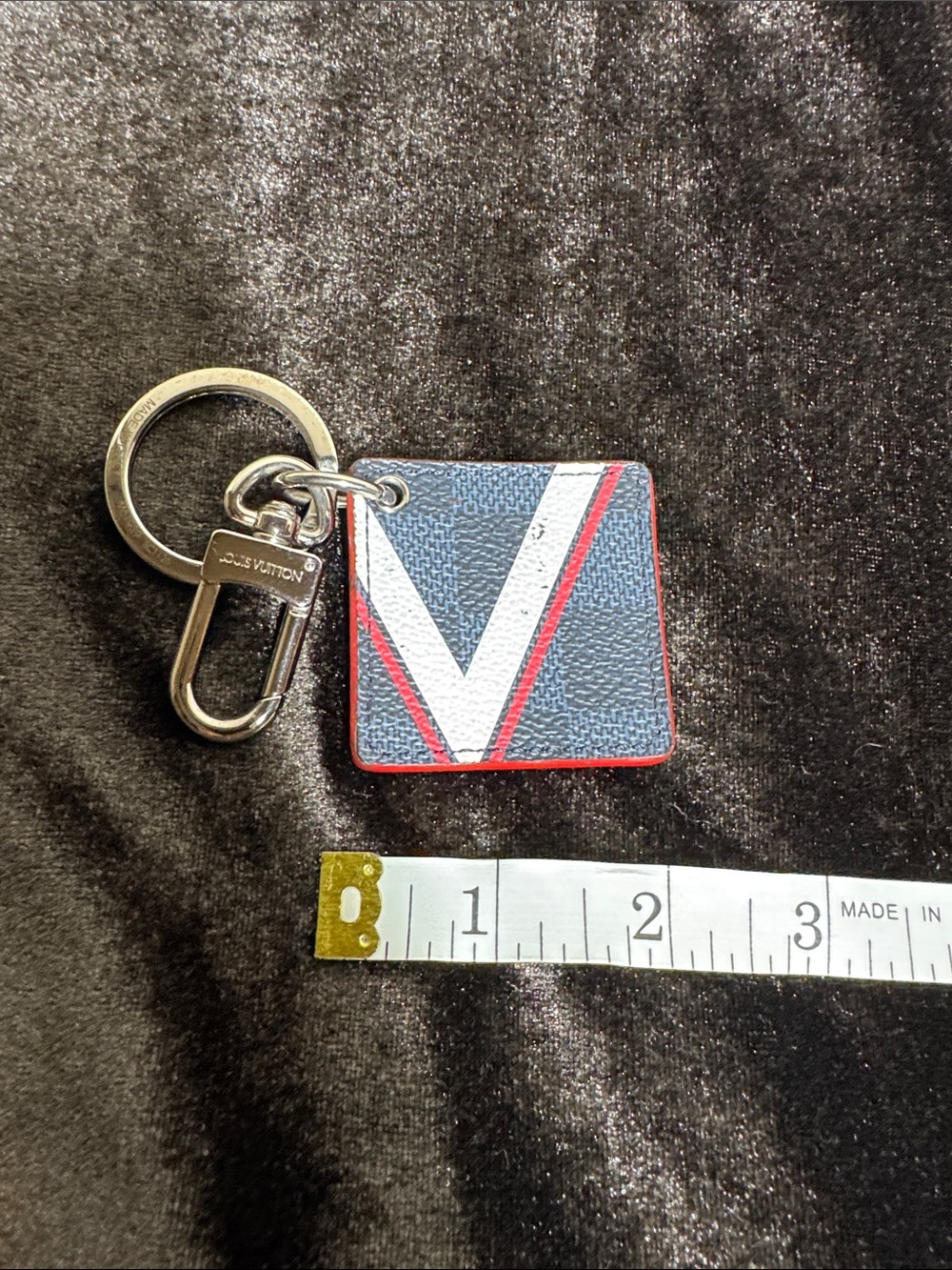 Louis Vuitton Black Leather America's Cup 2017 Key & Card Holder Keyring - Picture 9 of 9